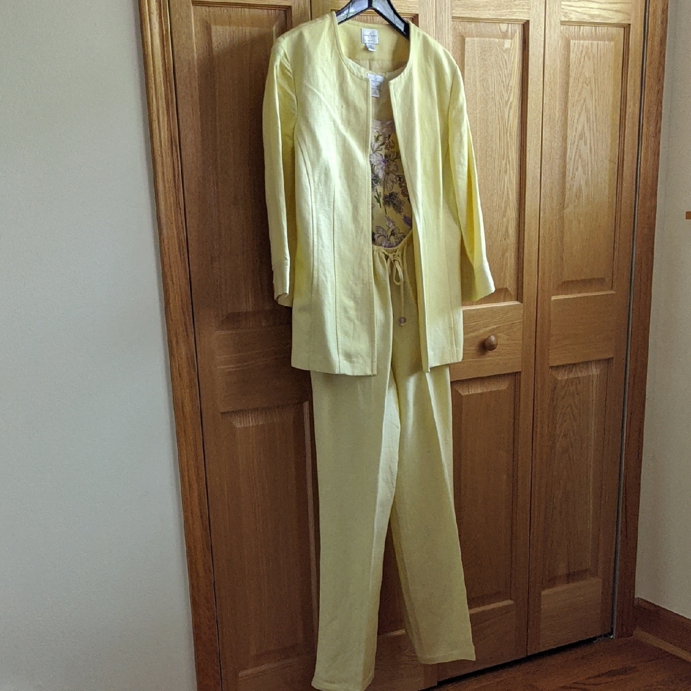Emma James 3 piece Suit Set size 12  Light Yellow  Linen blend